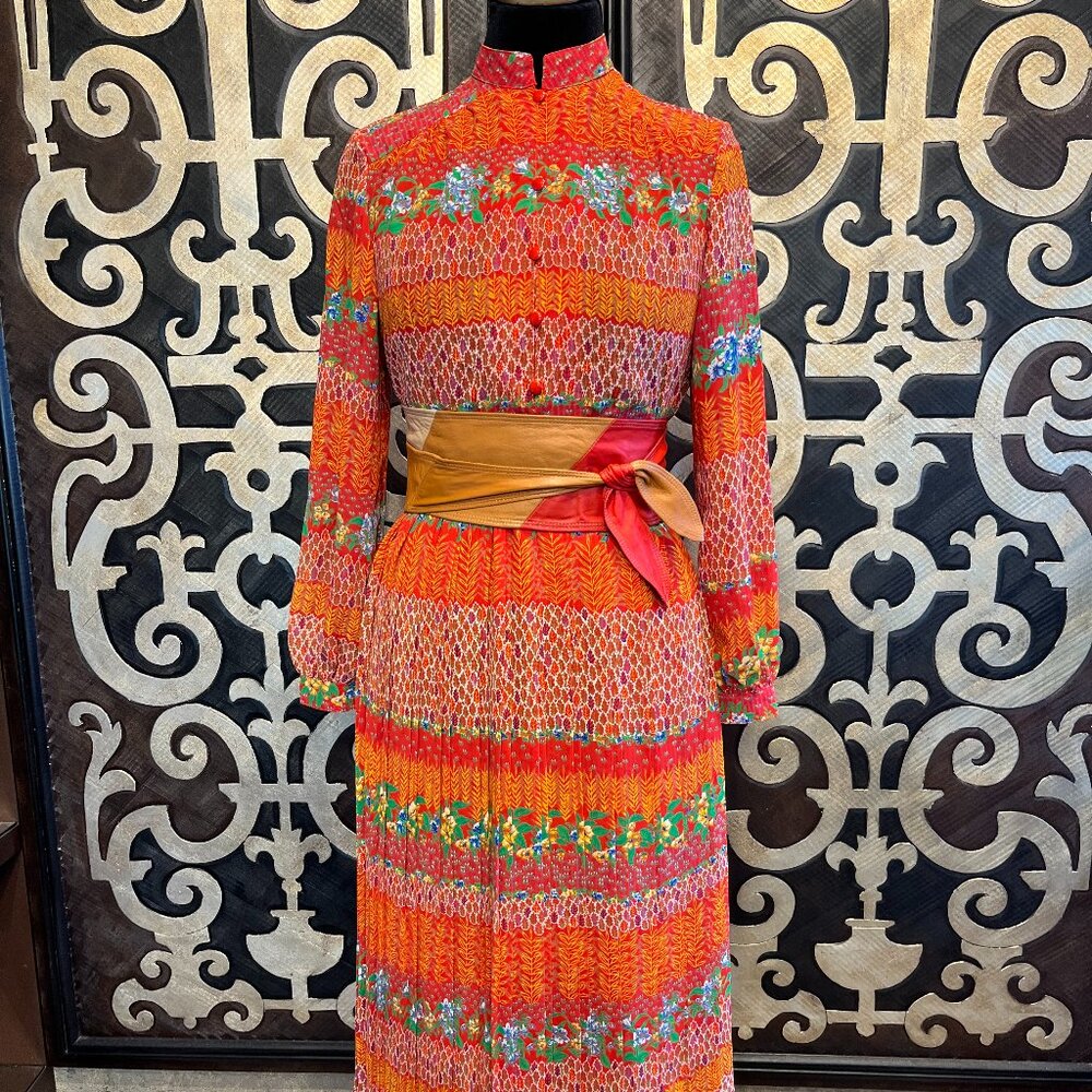 Metzuling 70s vintage colorful accordion floral dress